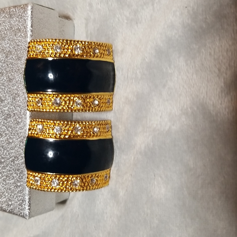 Vintage Black and Gold Clip On Earrings
